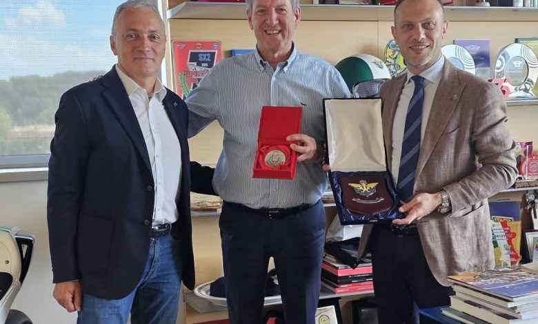 Incontro tra il Presidente della FMI Giovanni Copioli, il Sindaco di Camerino Roberto Lucarelli e il Presidente del Moto Club Camerino Stefano Ronconi